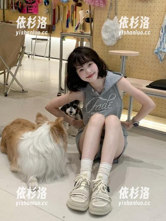 秀人网-大美媚京 秀人网 - 大美媚京最新肉丝套图作品,带你领略不一样的视觉享受!