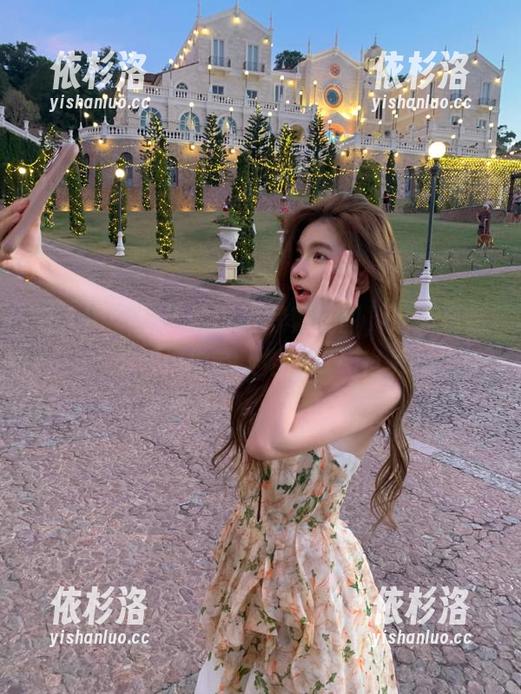 秀人网-娜比 秀人网 - 娜比的可爱写真套图,清新自然,仿佛把你带入她的梦幻世界。