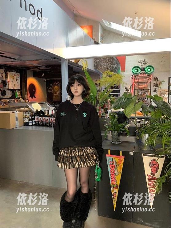 秀人网-小嘉敏 秀人网 - 小嘉敏高清写真集:豹纹背景下的时尚与优雅