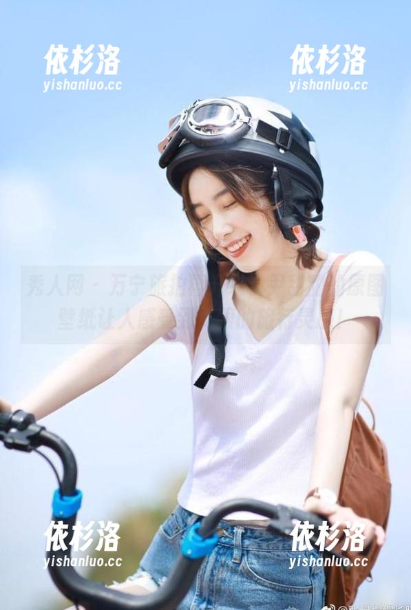 秀人网-尹甜甜 秀人网 - 万宁旅拍再升级,尹甜甜的原图壁纸让人感受到无限的旅行灵感!