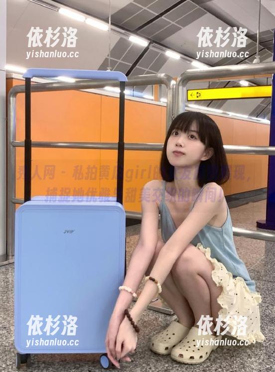秀人网-拍黄瓜girl 秀人网 - 私拍黄瓜girl的女友原图展现,捕捉她优雅与甜美交织的瞬间!
