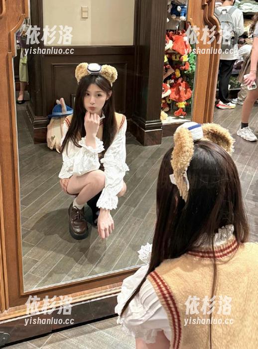 秀人网-晗大大Via 秀人网 - 套图精选:晗大大Via御姐以优雅姿态征服你的心灵,快来一睹风采!
