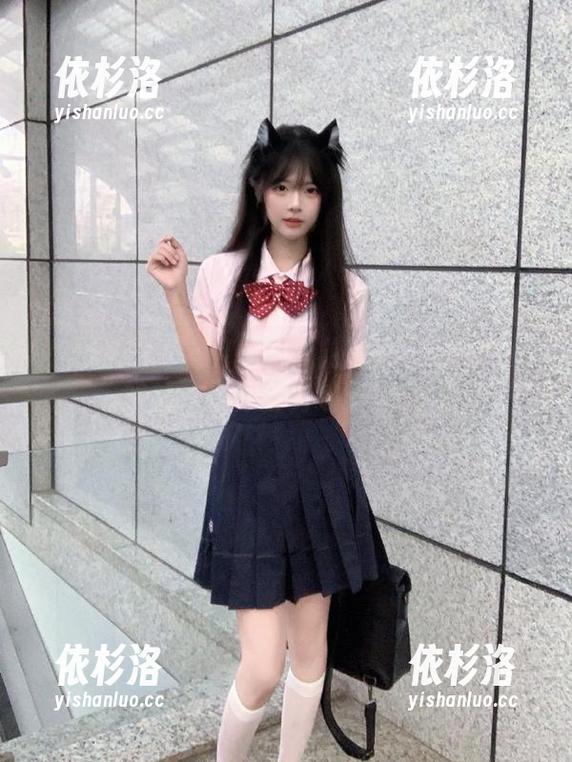 秀人网-李可儿 秀人网 - 高清捕捉李可儿制服的甜美瞬间,照片让你体会到纯粹的美好!