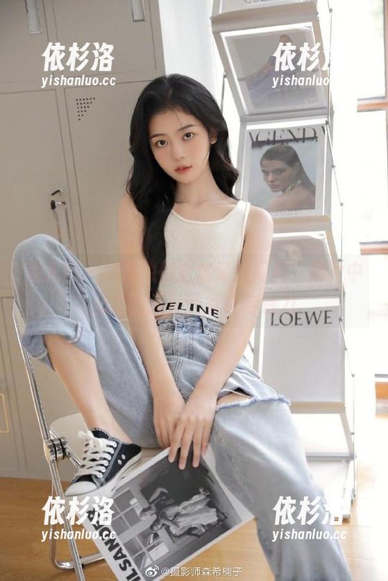 秀人网-模特悦悦 秀人网 - 模特悦悦全套清纯写真,图片中流露出无尽的童真与魅力