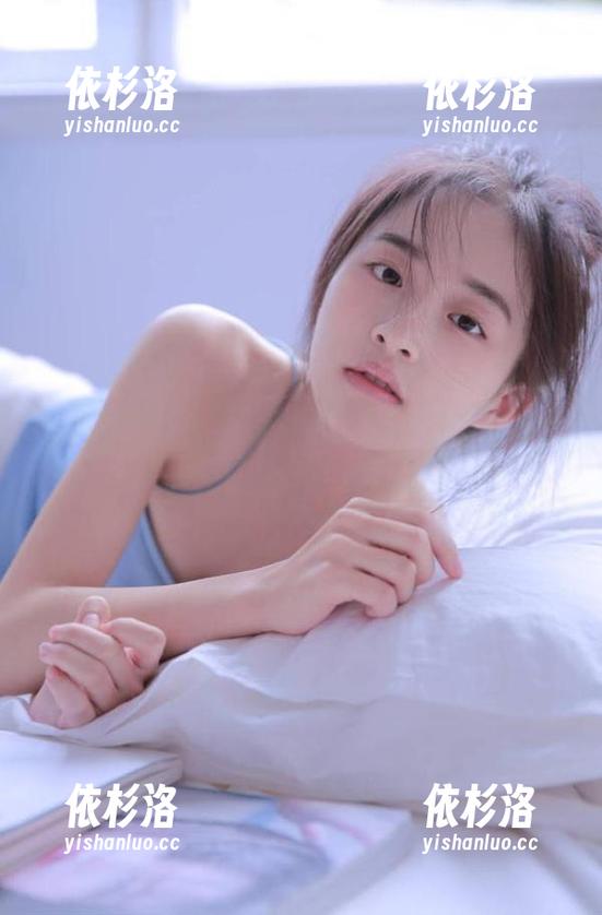 秀人网-汁汁 秀人网 - 原图完全解锁!汁汁制服写真更新,让你大饱眼福!