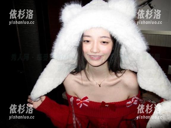 秀人网-沫晓伊baby 秀人网 - 感受沫晓伊baby短裙的夏日气息,全套原图带你领略她的风采!