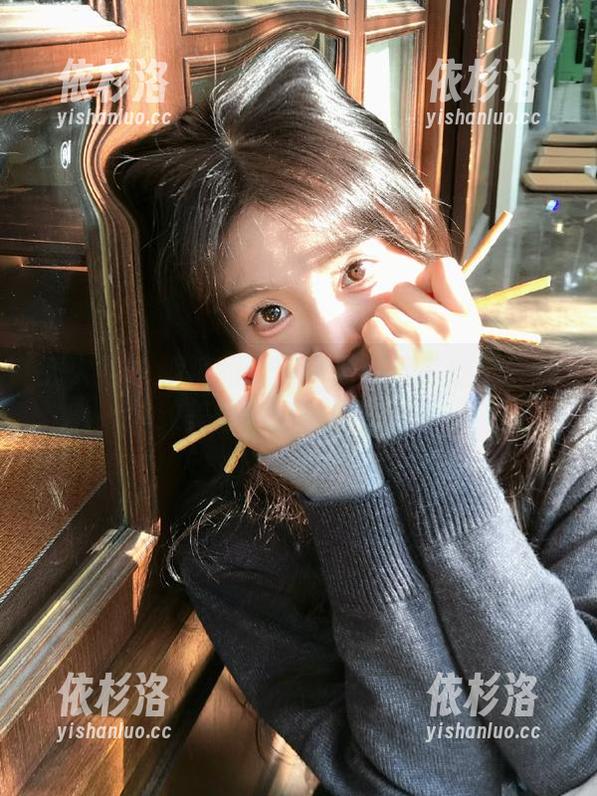 秀人网-糖糖 秀人网 - 糖糖豹纹写真展:绝美壁纸与精致美图邀你一起欣赏!