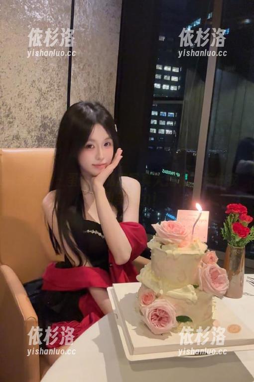 秀人网-蛋蛋宝 秀人网 - 蛋蛋宝私房写真大揭秘:连体衣的甜美魅力!