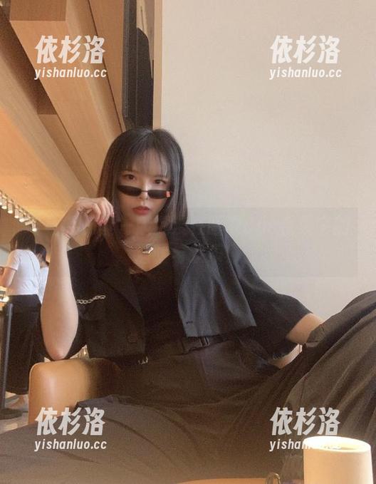 秋和柯基 与秋和柯基一起沉浸在睡衣Cos合集中的温暖与欢乐!