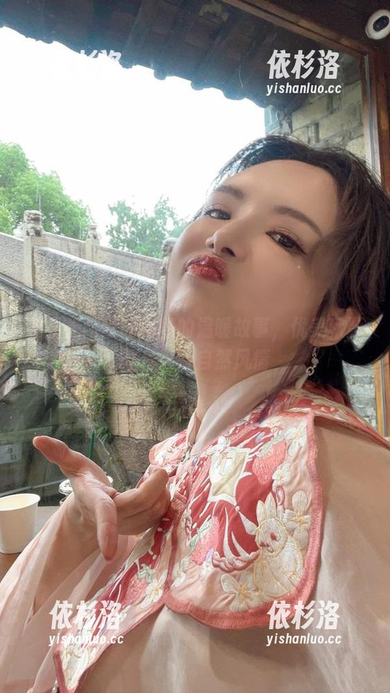秋和柯基 无圣光与秋和柯基的温暖故事,优美秋影照片展现自然风情