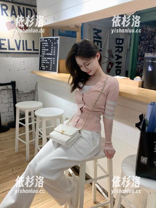 美媛馆-Laura张小妮 美媛馆 - Laura张小妮倾情分享经典JK制服作品,唤起你心中那段无忧青春记忆