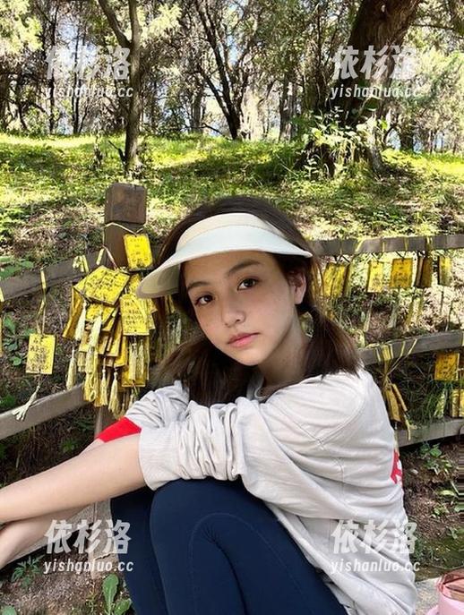 美媛馆-朱可儿Flower 美媛馆 - 朱可儿Flower以全套修女造型,原图传递心灵深处的清净与力量