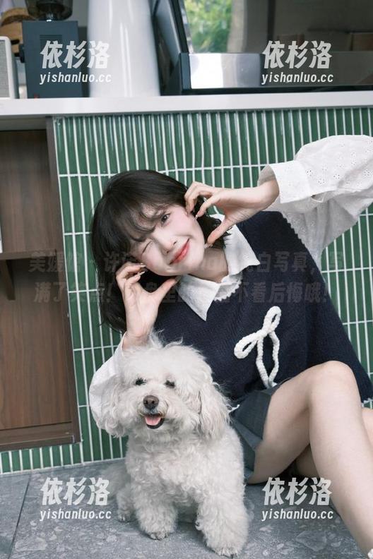 美媛馆 - 许诺Sabrina的纯白写真，写满了笑点！网盘里的作品不看后悔哦！