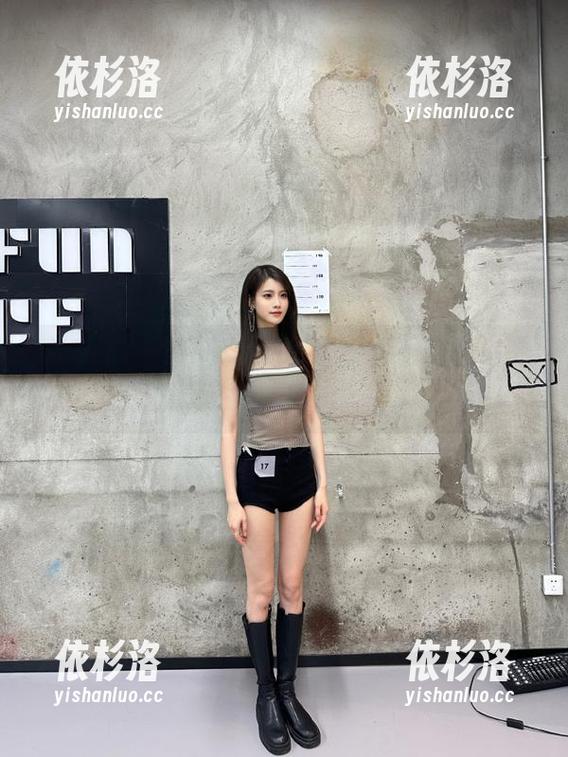美媛馆 - 准备好被豆baby的天台私拍图包迷住了吗？绝妙笑点等你来发掘！