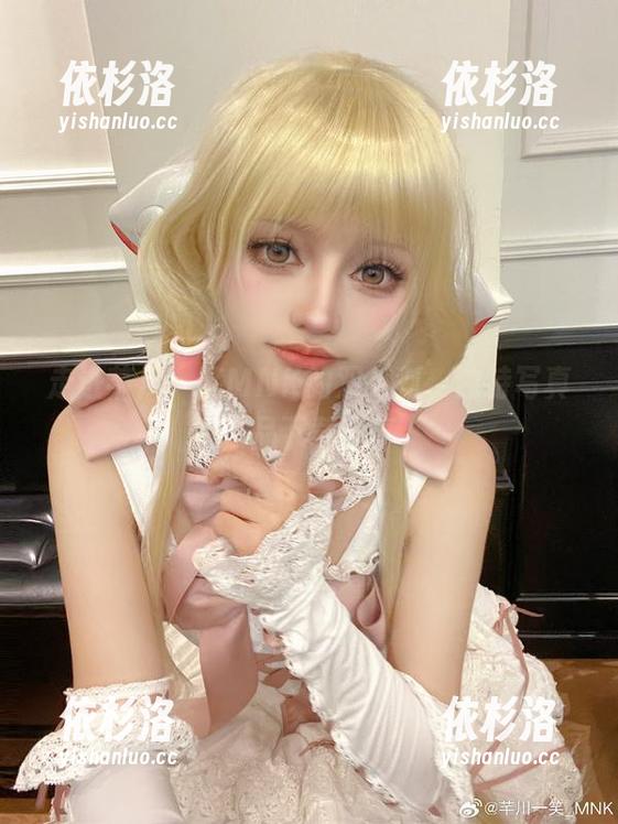 芊川一笑MNK 走进芊川一笑MNK的双人狐,独特写真作品下载分享