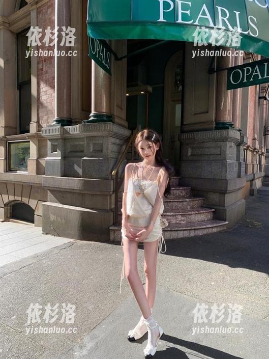 花漾show-Cris_卓娅祺 花漾show - 尽情欣赏Cris_卓娅祺长腿私拍套图,带你领略不一样的视觉盛宴