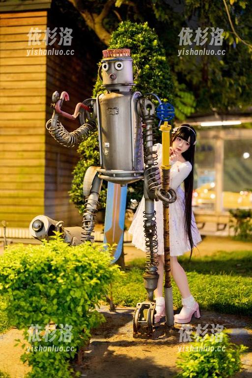 落落Raku 落落Raku携圣女狩宴,带你走入她的美图与照片的幻梦世界
