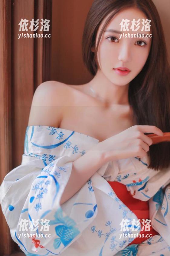 微密圈 - 精选美图推荐：走近葱油饼er空姐，感受她写真作品中的自然韵味与优雅！