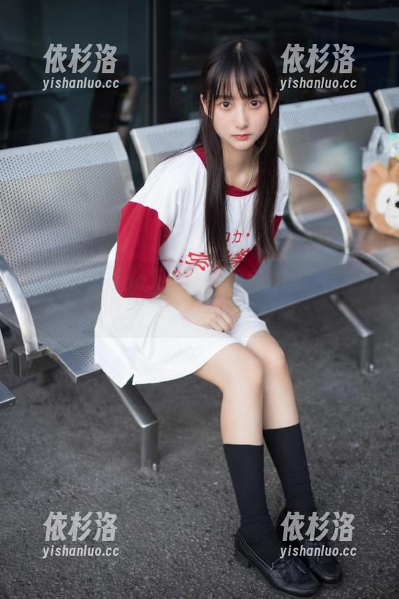 蜜桃社-Gina 蜜桃社 - Gina万圣节美图和套图,带来万种风情与节日的惊喜瞬间!
