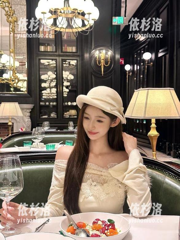 袜啵啵-小沫 袜啵啵 - 让小沫的吊带写真美图点亮你的生活,精美壁纸尽在此地!