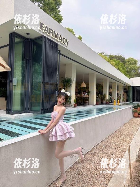 袜啵啵-泡芙 袜啵啵 - 泡芙带你走进私房空间,白色棉质船袜写真合集的甜美气息
