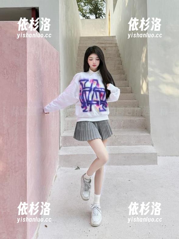 袜啵啵-瑶瑶 袜啵啵 - 夏天来了,瑶瑶的图包精选,精彩瞬间让你乐开怀!