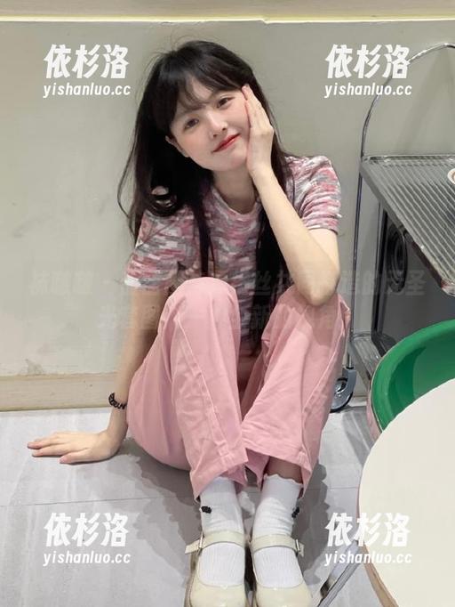 袜啵啵-甜甜圈 袜啵啵 - 甜甜圈与厚橘丝共同打造的无圣光套图:一种全新的视角!