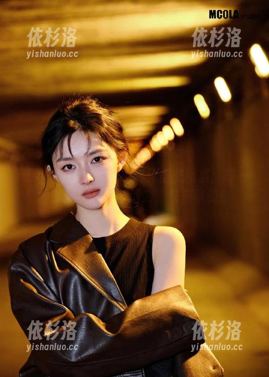 觅芙少女-玥玥 觅芙少女 - 玥玥双马尾无圣光图集:每一帧都充满青春与活力,快来享受!