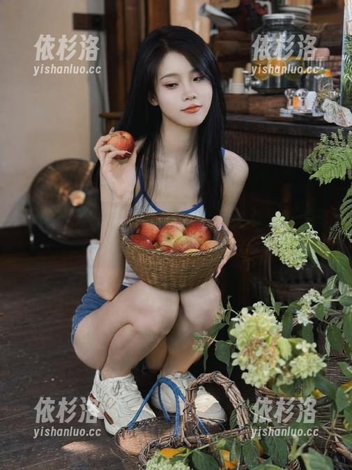 语画界-林乐一 语画界 - 探索林乐一的清纯魅力,唯美写真壁纸赏心悦目