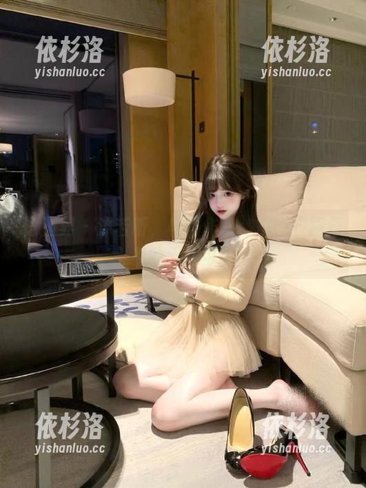 语画界-沐若昕 语画界 - 沐若昕,校服作品:解锁校园青春的无限可能