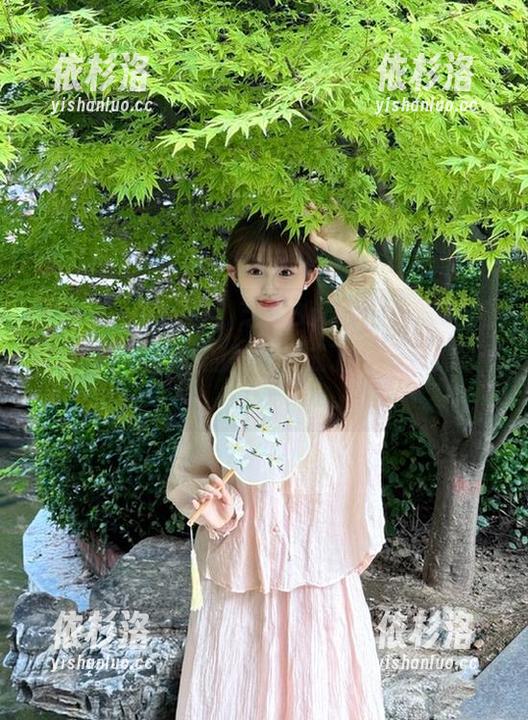 语画界-芝芝Booty 语画界 - 看原图!芝芝Booty实在是把肉丝丝袜和济州岛的美丽拼成了一幅幽默的画卷!