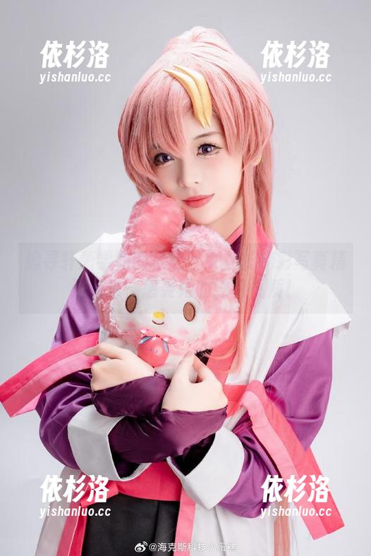 轩萧学姐 追寻轩萧学姐的足迹:女社长精彩写真精选合集,感受她的独特气质!