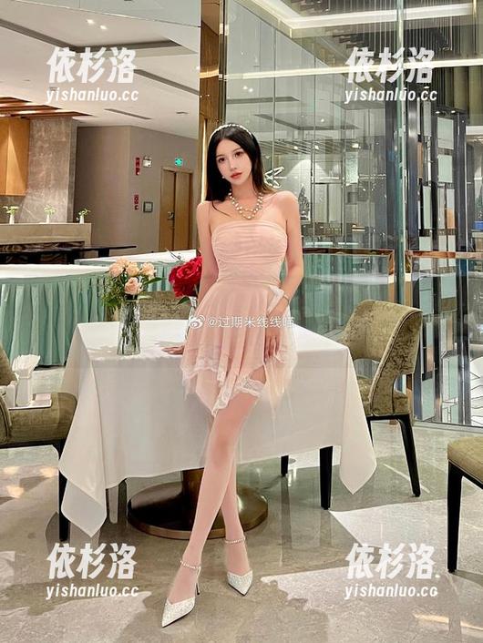 过期米线线喵 一线相拥,过期米线线喵的网袜福利作品让你瞬间陷入沉醉