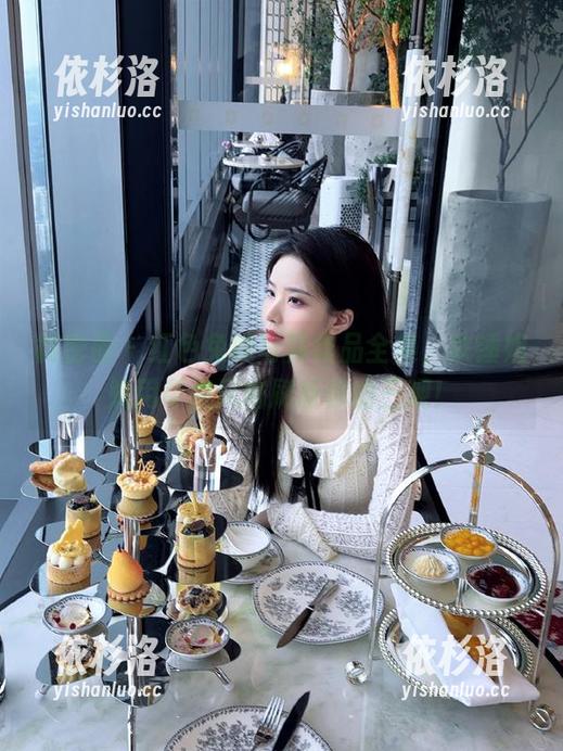 微密圈 - 红色兔妹写真作品全集，铁锤姐姐用奇葩风格刷新你的三观！