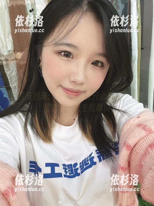 阿半今天很开心 原图与图册:阿半今天很开心呈现住在隔壁的太太的生活瞬间