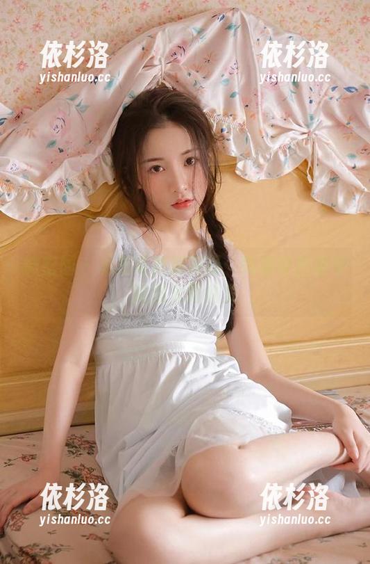 微密圈 - 私拍写真新视野：陈佩奇在镜中释放无限魅力