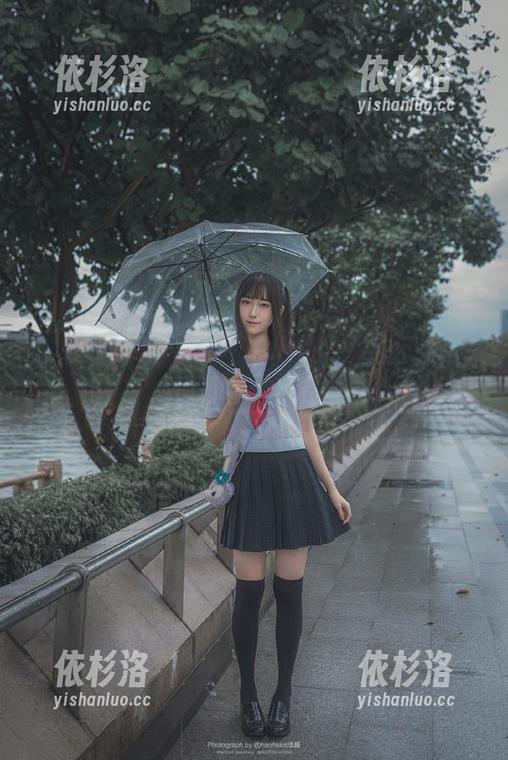 青豆客-艾小青 青豆客 - 艾小青姐姐的魅力写真图片合集,尽显优雅与时尚气息