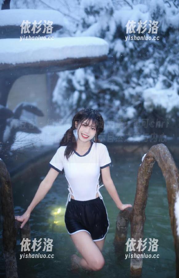 青豆客-黄可christine 青豆客 - 捕捉瞬间中的透明感:黄可christine的美图作品,展示自然之美与内心灵魂