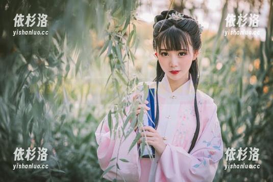面饼仙儿 观看面饼仙儿裤里丝合集,尽享精致写真之旅的每一瞬!