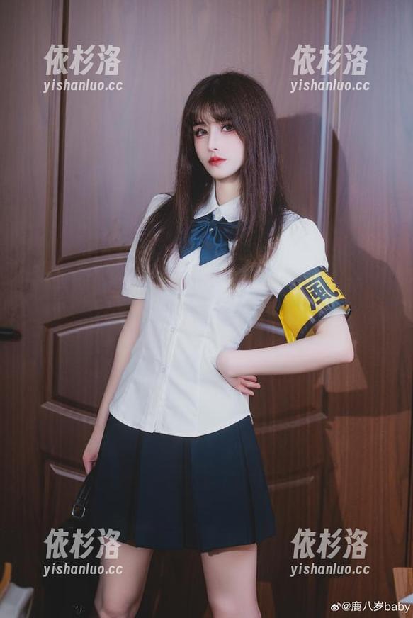 鹿八岁baby 感受鹿八岁baby白裙写真图包的氛围:在每一帧中找到自己的故事