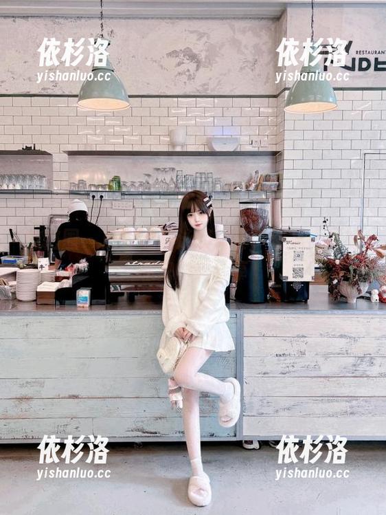 微密圈 - 鹿瑶私拍泳装写真，清凉一夏的私密时光分享